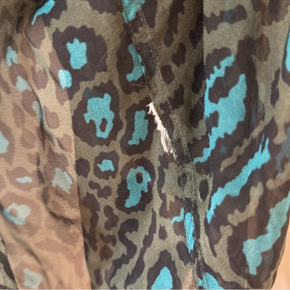 Equipment sheer silk cheetah print teal green button down blouse Womens Size M - Picture 8 of 8